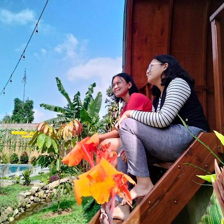 보고르 Wooden House Paseban 빌라 외부 사진