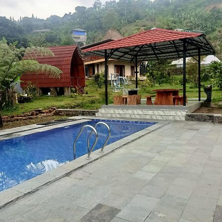보고르 Wooden House Paseban 빌라 외부 사진